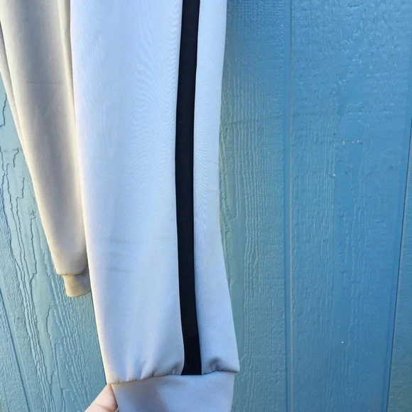 NWT Bodyglove Grey Side Stripe Straight Leg Casual Joggers Medium Pants Gym - Picture 5 of 8